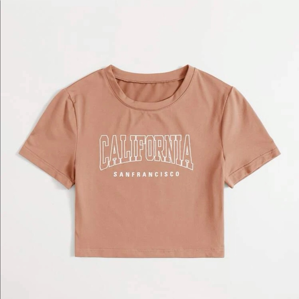 Letter Graphic Crop Tee